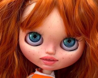 Muñeca Blythe personalizada - Ansiedad inspirada en la película Intensa-Mente 2 - Muñeca ooak - Blythe tbl - Blythe cabello rojo