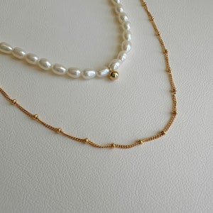 Perlen Perlen Gold gefüllt Halskette / Gold Kugel Anhänger Choker Halskette / Süßwasser Perlen Halskette / Mini Perlen Choker / Bild 4