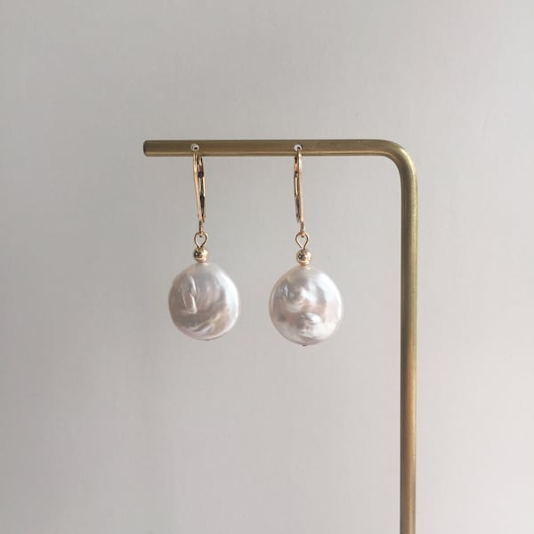14K Gold Filled Lever Back Earrings / Coin Pearl Earrings / Flat Round Pearl Hoop Earrings / Dainty Pearl Drop Earrings / Wedding Earrings