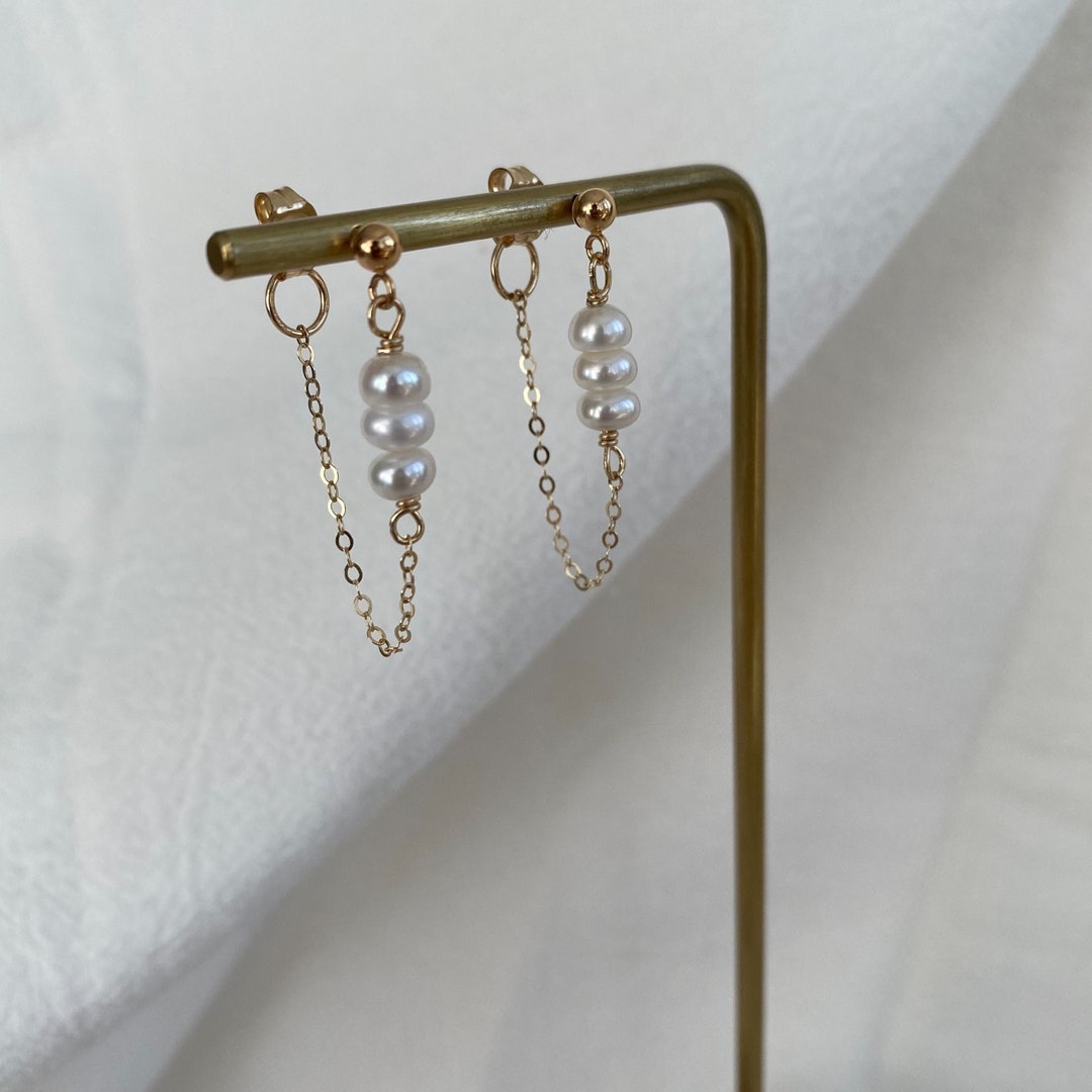 14K Gold Filled Stud Earrings / Gold Chain Hoop Earrings / Freshwater Pearls and Chain Hoop
