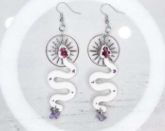 Boucles d’oreilles White Snake & Silver Sun Circle - Fleurs violettes, cristaux d’améthyste, cadeau pour petite amie, femme, amoureux des serpents, amoureux des boucles d’oreilles