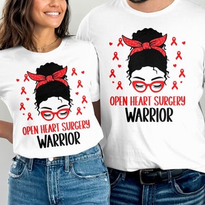 Herz-Chirurgie-Überlebender-Recovery-Svg, Messy Bun-offene Herz-Chirurgie-Krieger-Svg, rotes Band-Svg, Herz-Bewusstseins-Svg Cricut Sublimations-Design