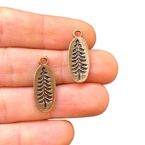 5 breloques pin en cuivre - pendentif arbre plaqué cuivre antique - breloque des fêtes - breloque à feuilles persistantes forêt boisée (10 x 23 mm) livre-359