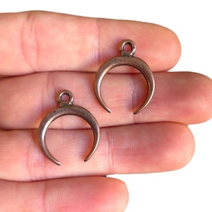 4 Moon Horn Charm - Antique Copper Plated Crescent Pendant - Bohemian Style Double Sided Jewelry Supply (17 x 20 mm) LB-235