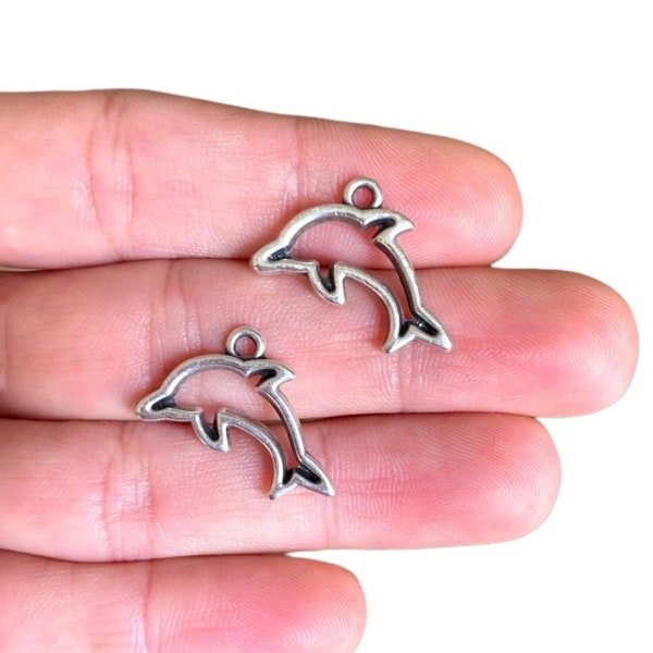 2 Silver Dolphin Charm - Antique silver plated dolphin pendant - Fish charm - Dolphin findings (14 x 22 mm) LG-200