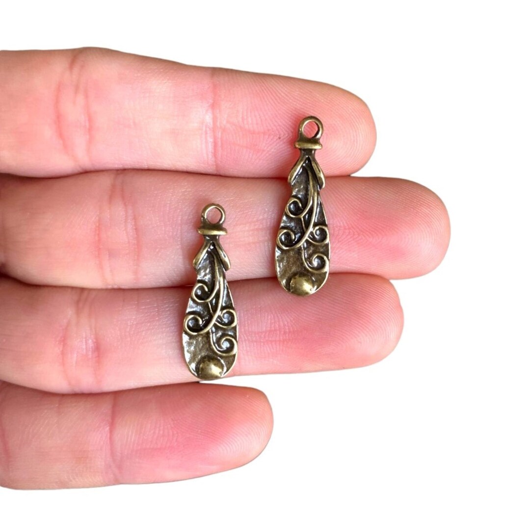 4 Bronze Flower Charm Antique Bronze Plated Drop Flower Etsy
