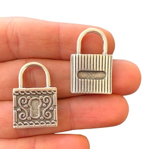 Schloss Charm - Antiker versilberter Vorhängeschloss Anhänger mit Dual Design - Schmuckzubehör (17 x 27 mm) LG-233