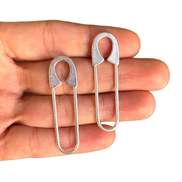 2 Silver Big Pin Charms - Antique Silver Plated Safety Pin Pendant - Jewellery Making - Findings (13 x 46 mm) LG-349