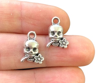 5 Silver skull charms - Antique silver plated skull pendant - Findings - Minimalist charm - Jewellery Making (11 x 15 mm) LG-477