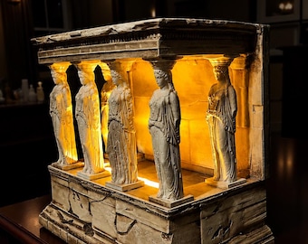 Verlichte kariatidetempel - handgemaakt antiek hars Erechtheion-verandamodel met amberkleurige ledverlichting