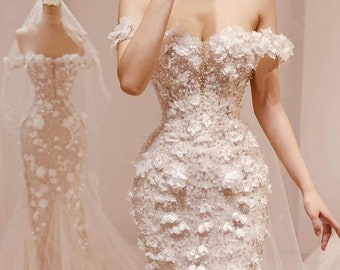 Luxuriöses 3D Perlen Brautkleid aus floraler Spitze. Elegantes schulterfreies Meerjungfrauen-Hochzeitskleid. Hochzeitskleider nach Maß für Bräute.