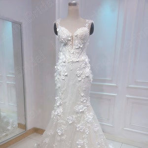 Luxurious 3D floral lace wedding dress. Elegant mermaid wedding dress. Custom wedding dresses.