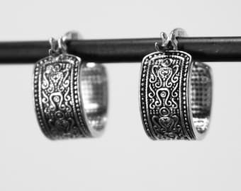 Vintage Stainless Steel Hoop Earrings: Retro Geometric