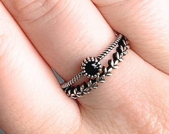Double Band Silver Leaf Ring with Black Zircon – Adjustable Vintage Design