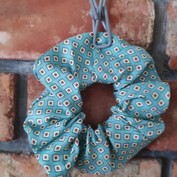 Geometric mint scrunchie 100% silk and upcycling