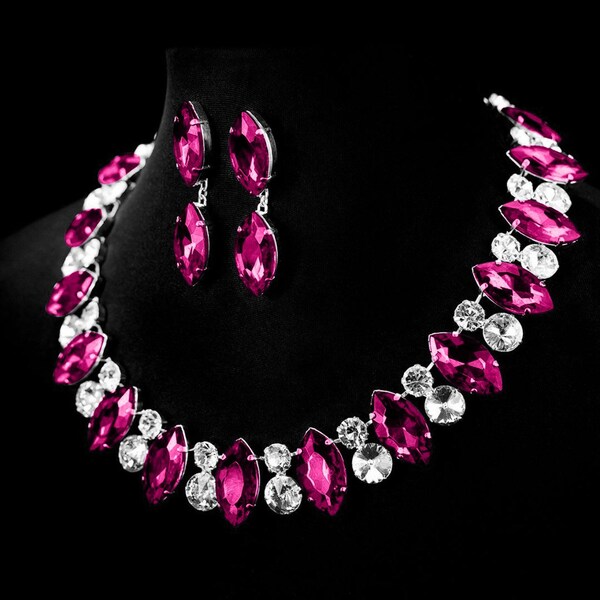 Collar de corona vintage rosa rosa / collar y pendientes de declaración rosa polvoriento / regalo de cristal / cadena de gancho ajustable