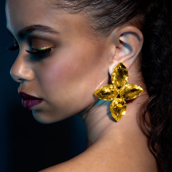 Boucles d'oreilles jaune doré | Grandes boucles d'oreilles style bouton disponibles en version à clip ou percée | Des bijoux audacieux et audacieux