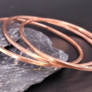 1 Jonc Bracelet in fine copper, Hammered, Light, Rustic Bracelet, square rush, classic, stackable bracelet, bracelet, copper image 3