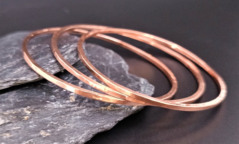 1 Jonc Bracelet in fine copper, Hammered, Light, Rustic Bracelet, square rush, classic, stackable bracelet, bracelet, copper image 3