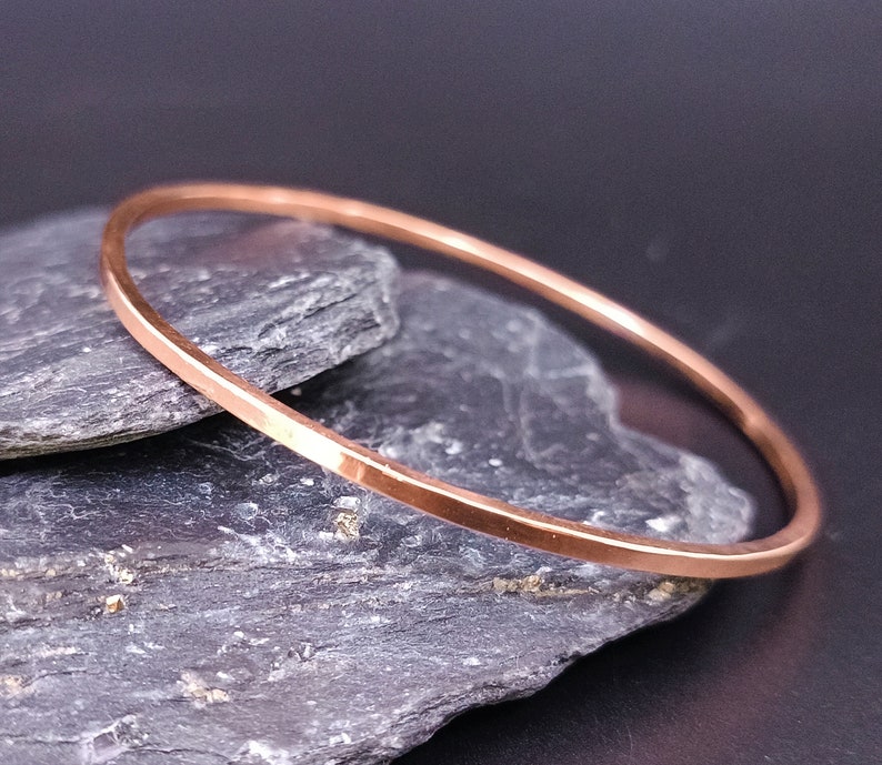 1 Jonc Bracelet in fine copper, Hammered, Light, Rustic Bracelet, square rush, classic, stackable bracelet, bracelet, copper image 1