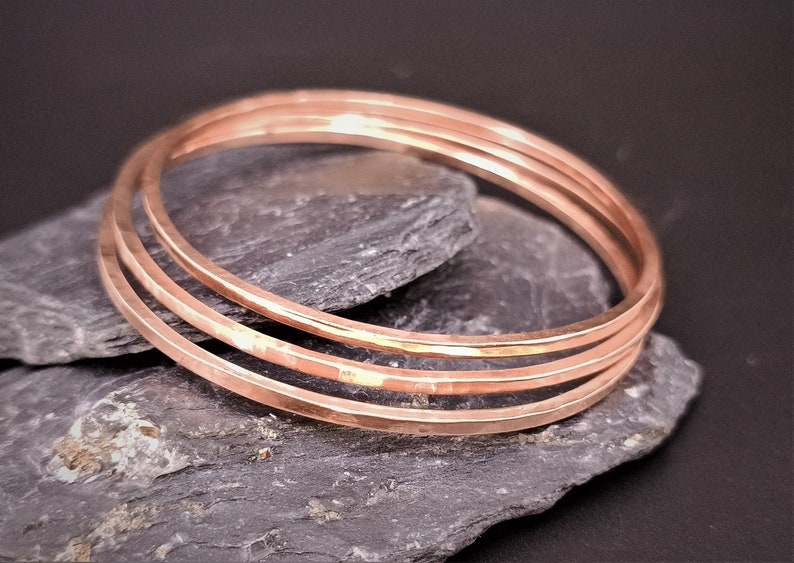 1 Jonc Bracelet in fine copper, Hammered, Light, Rustic Bracelet, square rush, classic, stackable bracelet, bracelet, copper image 5