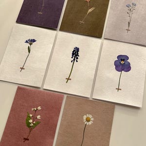 Carte de fleurs pressées / Carte florale / Carte de vraies fleurs / Carte de voeux / Carte minimaliste / Carte de mariage