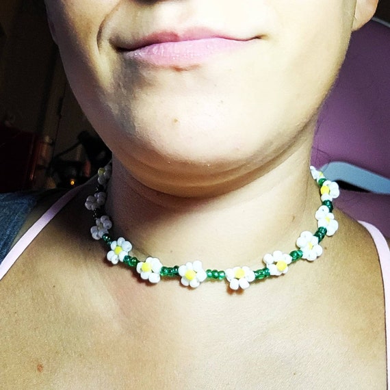Daisy Me Rollin Choker