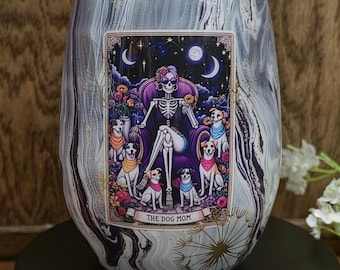 Het Dog Mom Gothic Tarot wijnglas | Handgemaakt wijnglas zonder steel met hydrodip-afwerking | Cadeau voor hondenmoeder | Uniek cadeau voor dierenliefhebbers