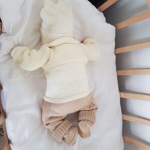 Hand Knit Newborn Outfit | Unisex Baby Clothes with Bear image 6