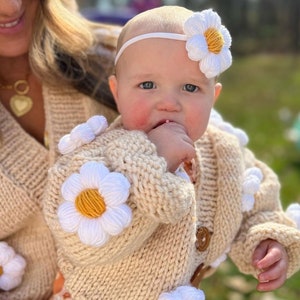 Knitted Handmade Baby Flower Cardigan, beige color cardigan, Daisy cardigan, socks, buckle set, 3-piece set