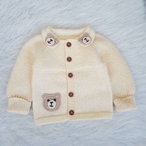 Hand Knit Newborn Outfit | Unisex Baby Clothes with Bear image 8
