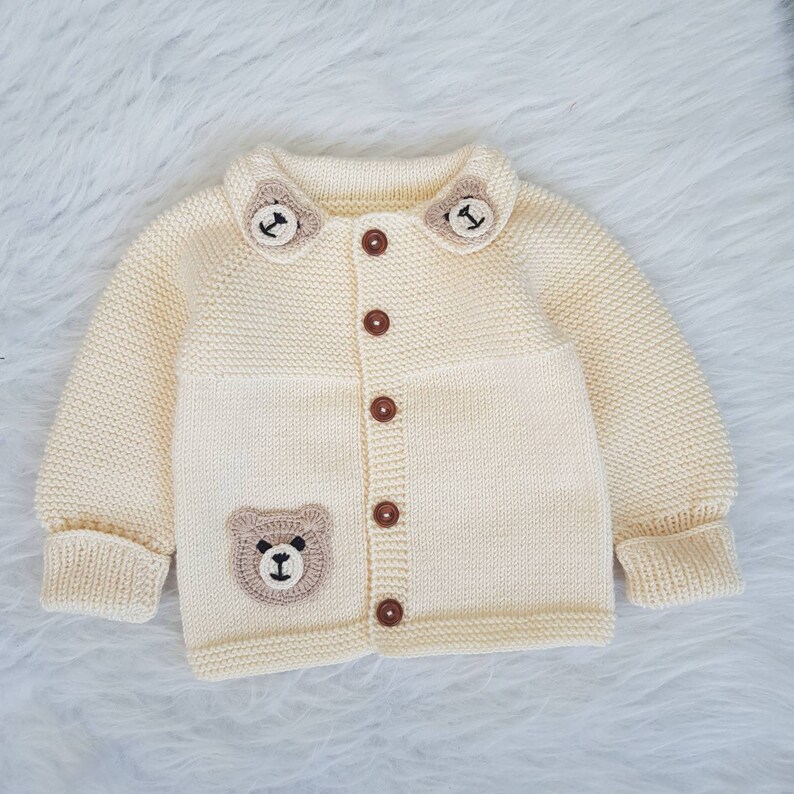 Hand Knit Newborn Outfit | Unisex Baby Clothes with Bear image 8