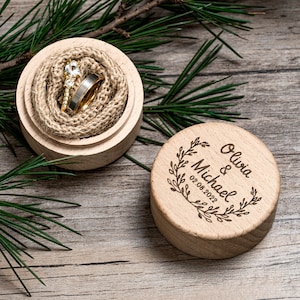 Boîte à bagues de mariage personnalisée, boîte à bagues en bois personnalisée, boîte à porteurs d’anneaux, porte-bague en bois de fiançailles, boîte à bagues gravée, cadeau d’anniversaire