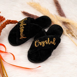 Pantoufle de mariée personnalisée Cadeaux de demoiselle dhonneur Douche nuptiale Mariage Demoiselle dhonneur Fluffy Bachelorette Hen Fluffy Slippers Bridesmaid Gift Set image 5