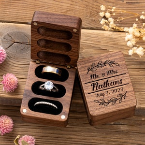 Caja de anillo de madera de triple volteo, caja de anillo de boda personalizada, caja de anillo de compromiso, caja de anillo portador de anillo, soporte de caja de anillo de reliquia, caja de anillo de 3 ranuras