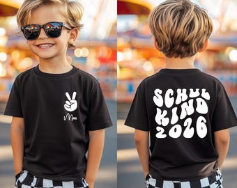 Schulkind 2026 T-Shirt • Personalisierbar • Streetwear Style mit wavy Letters • Einschulung Geschenk • Erster Schultag Kids Shirt