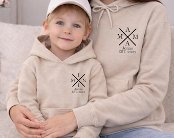 Gepersonaliseerde hoodie voor moeder en dochter, bijpassende hoodie voor Moederdag met naam en geboortejaar, cadeau voor moeder en dochter of zoon