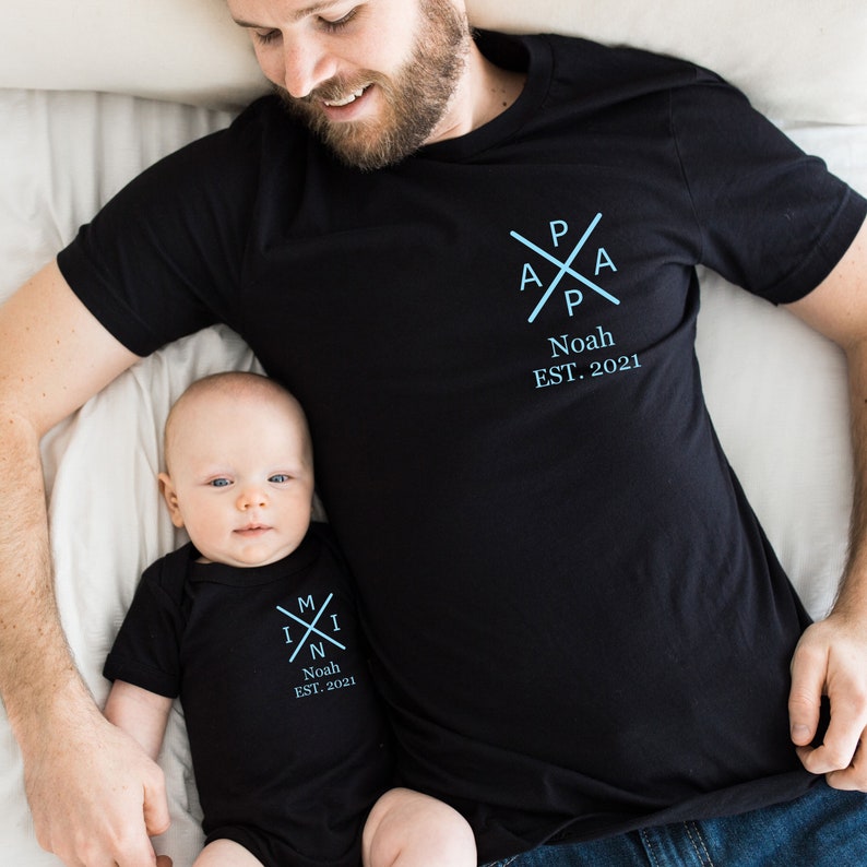 Papa und Ich Outfit. Passendes Personalisiertes Papa T-Shirt und Baby Body.Geschenk für Vatertag. Papa Kind Matching Set. Familienoutfit. Bild 2