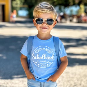 School enrollment T-shirt personalized with name. Schoolchild 2025. First day of school outfit boy girl. Gift for school enrollment. Back to school T-shirt.