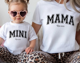 Zestaw koszulek „Mama i Mini”. Spersonalizowany rokiem urodzenia. Strój rodzinny. Spersonalizowany prezent na Dzień Matki. Prezent na Dzień Matki.