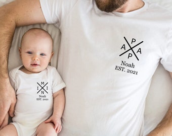 Personalisiertes Papa T-Shirt und Baby Body Set. Passendes Papa Baby Outfit. Geschenk für Vatertag. Papa Kind Matching Set. Familienoutfit.