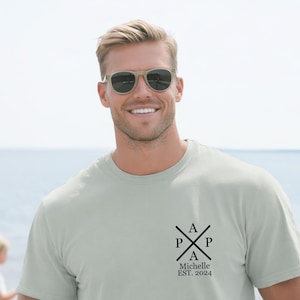 Personalized dad t-shirt with children's names and birth years – The perfect Father's Day and birthday gift. Gift idea for dad. image 3