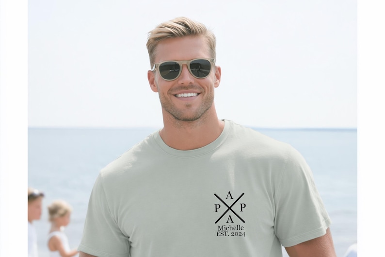 Personalized dad t-shirt with children's names and birth years – The perfect Father's Day and birthday gift. Gift idea for dad. image 3