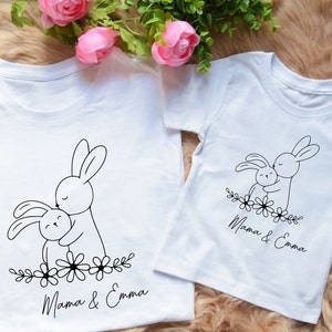 Des tenues assorties pour le meilleur duo maman et bébé. Cadeau pour la fête des mères : ensemble maman et moi lapin. Idée cadeau maman et bébé. Ensemble mère-enfant. image 2