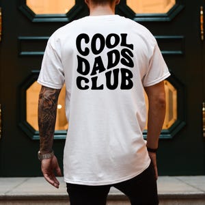 T-Shirt Cool Dads Club – Father&#39;s Day Gift – Dad Shirt – Gift for new fathers – Birthday Gift for Dad – Men&#39;s T-Shirt