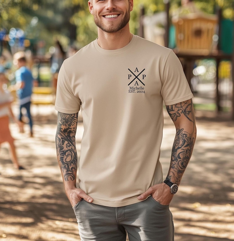 Personalized dad t-shirt with children's names and birth years – The perfect Father's Day and birthday gift. Gift idea for dad. image 2