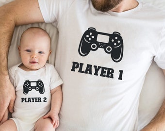 Papa und Baby Set. Vater Kind Outfit. Baby und Papa Partnerlook. "Player 1 " T-Shirt und "Player 2 " Baby Body. Familien Kleidung Set.