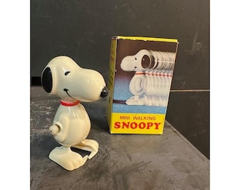 Vintage Peanuts Mini Walking Snoopy Wind Up Toy with Original Box 1958 United