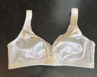 Warner's Bra 38D White Floral Lace Full Coverage Soft Cup Wireless