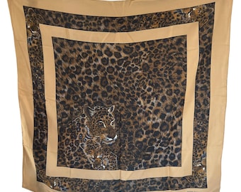 Sciarpa Pierre Baccara, quadrata, 84 cm, marrone chiaro, con stampa leopardata, in seta.